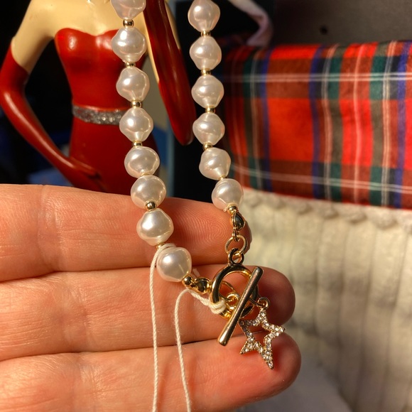 NWT ⭐️ MCKENNA BRACELET HAND BEADED PEAR WITH STAR DAINTY CUTE GIRL - Picture 6 of 6